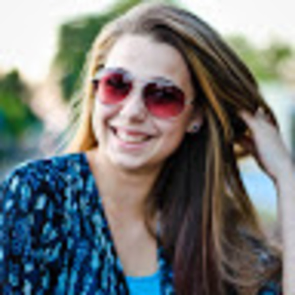 Meet your Posher, Katie - Picture 1 of 1